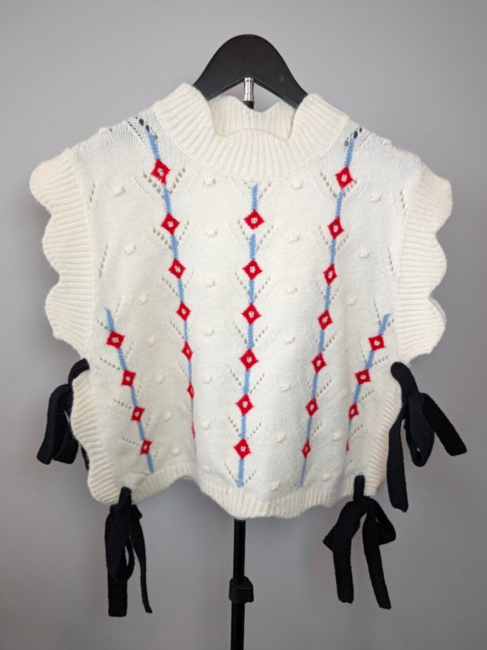 Mable Women's Size S Omari Scalloped Side Tie Diamond Knit Vest Cream Academia